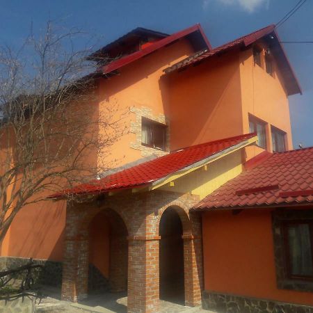 Готель Casa Daos Nucsoara  Екстер'єр фото