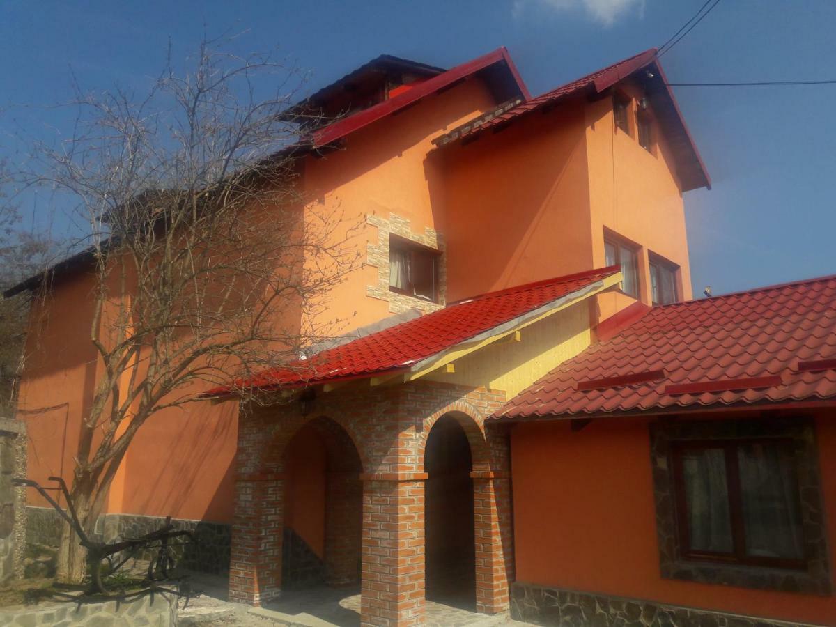 Готель Casa Daos Nucsoara  Екстер'єр фото